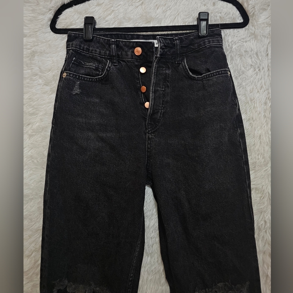 Zara High Rise Black Ripped Jeans - Picture 2 of 15